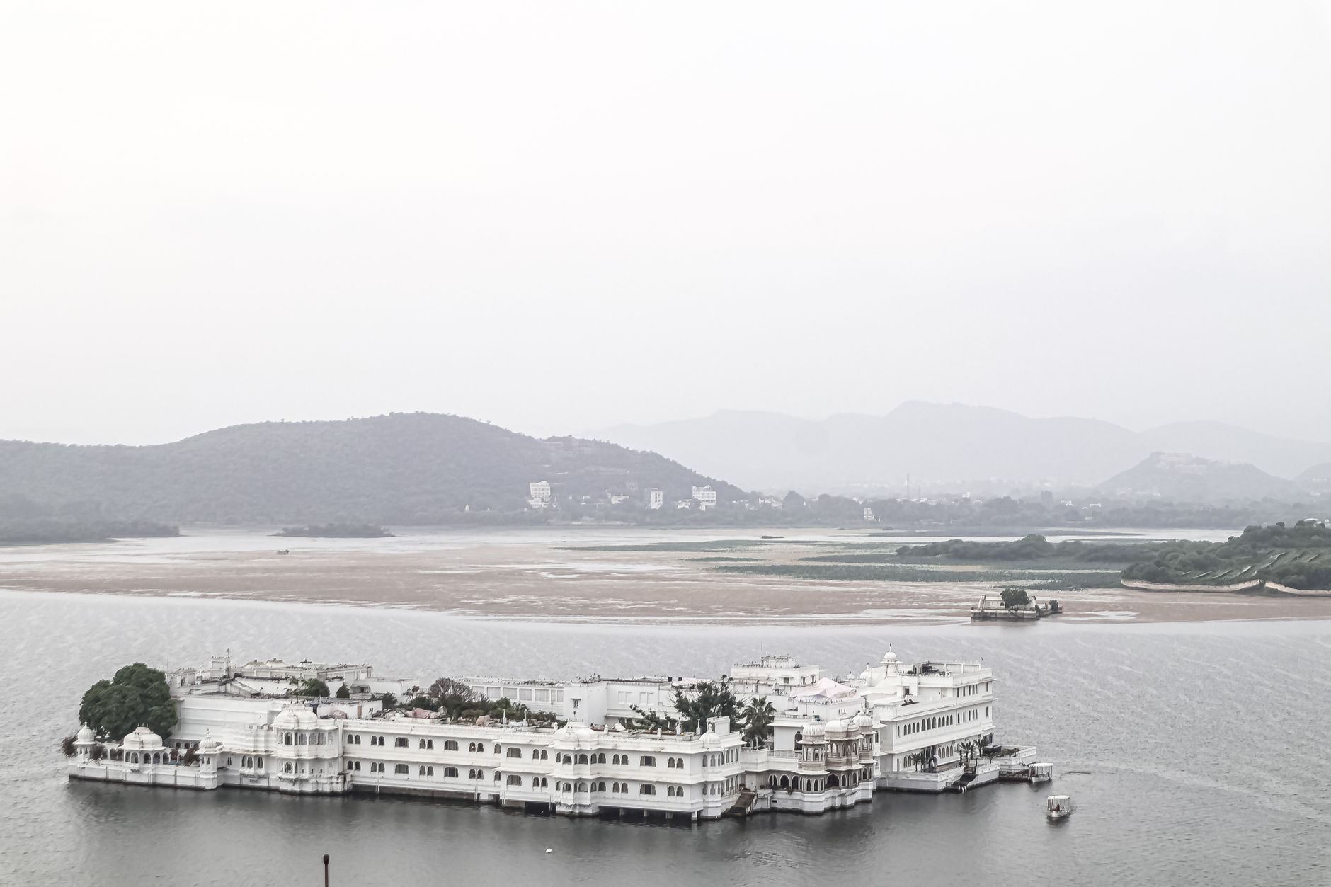 Radisson Blu Udaipur Palace Resort & Spa